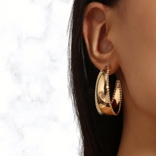 Load image into Gallery viewer, C-Shaped Earrings

